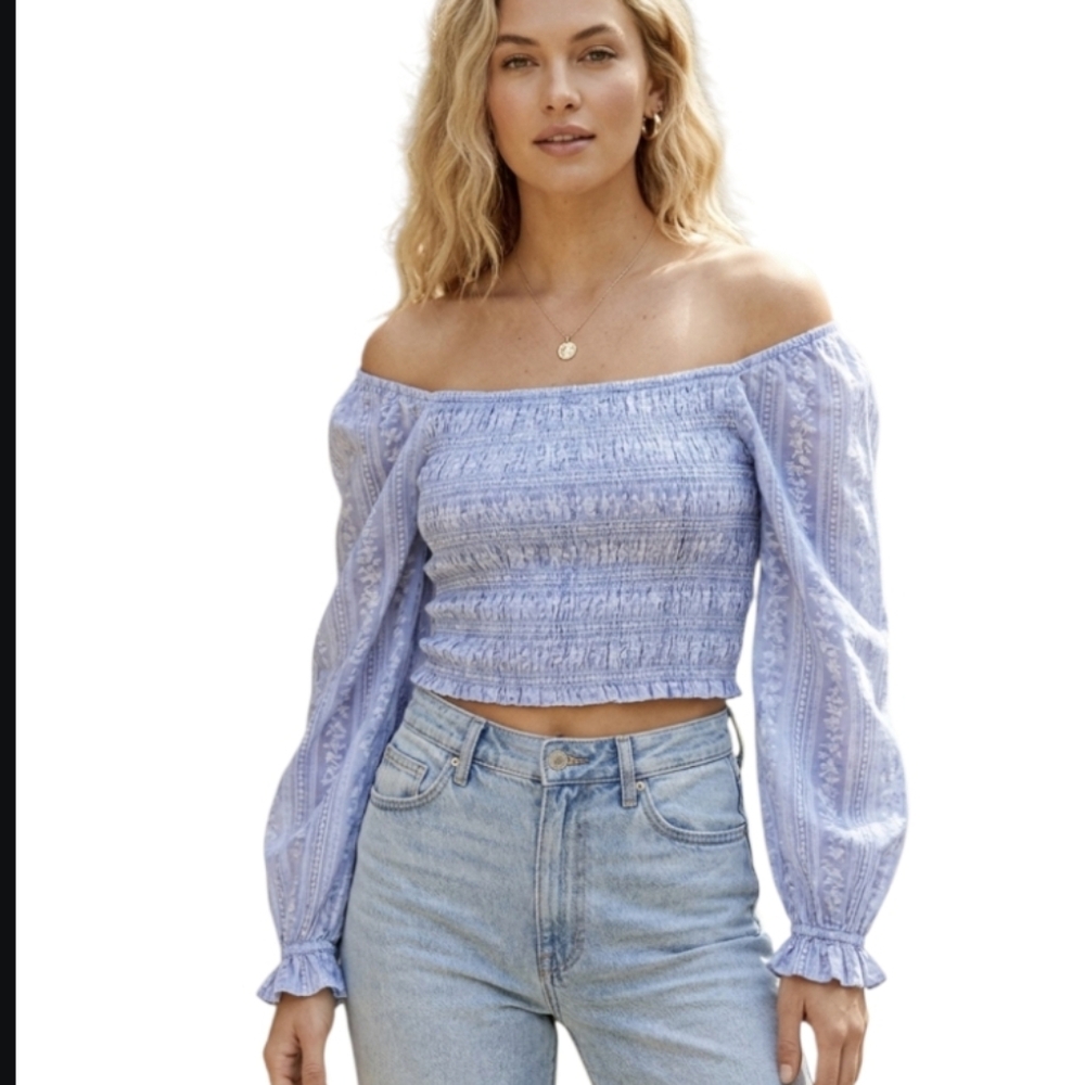 NWT American Eagle peasant crop top style. Boho inspired. Size medium.